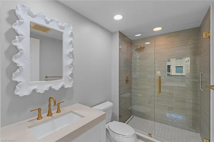 2738  Tiburon E BLVD, Naples, FL 34109