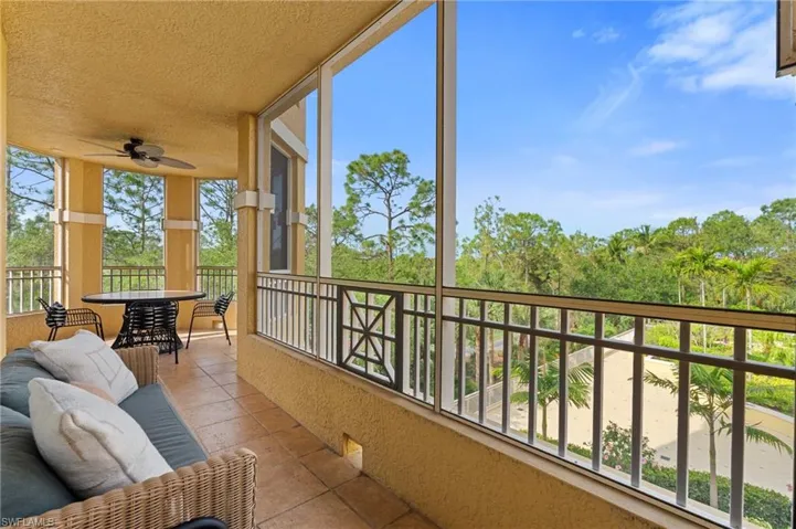 2738  Tiburon E BLVD, Naples, FL 34109