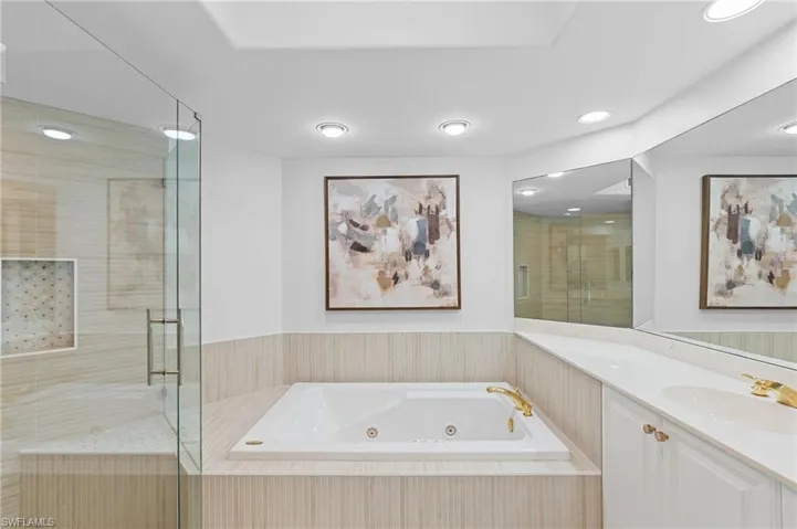 2738  Tiburon E BLVD, Naples, FL 34109