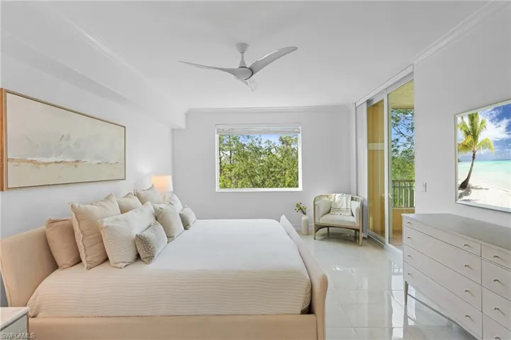 2738  Tiburon E BLVD, Naples, FL 34109