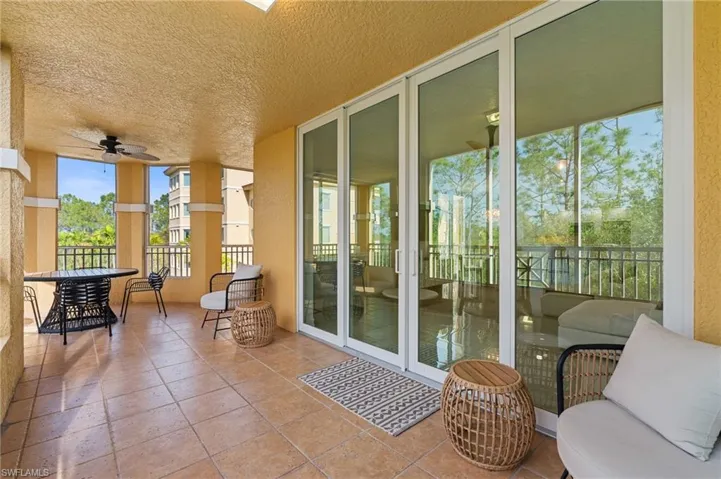 2738  Tiburon E BLVD, Naples, FL 34109