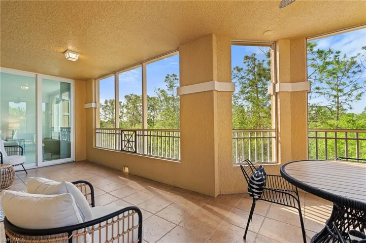 2738  Tiburon E BLVD, Naples, FL 34109
