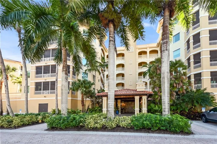 2738  Tiburon E BLVD, Naples, FL 34109