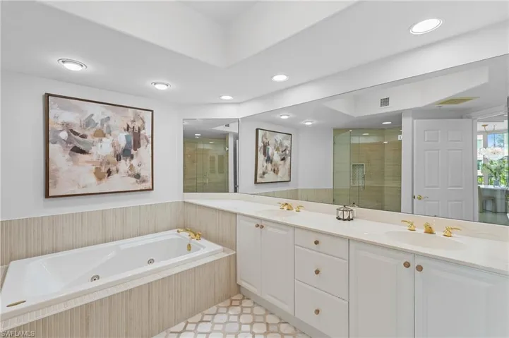 2738  Tiburon E BLVD, Naples, FL 34109