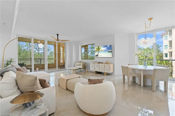 2738  Tiburon E BLVD, Naples, FL 34109