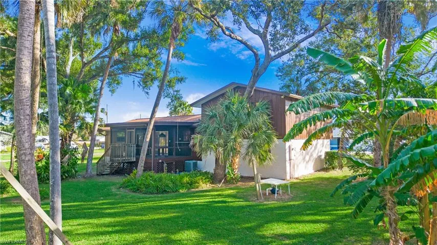 105  Little Grove  LN, North Fort Myers, FL 33917