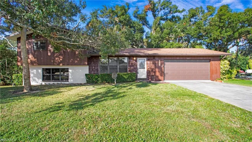 105  Little Grove  LN, North Fort Myers, FL 33917