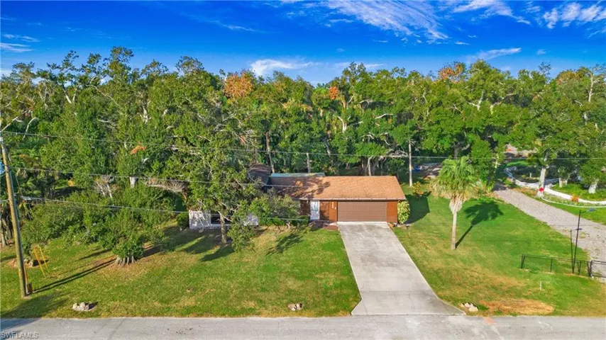 105  Little Grove  LN, North Fort Myers, FL 33917