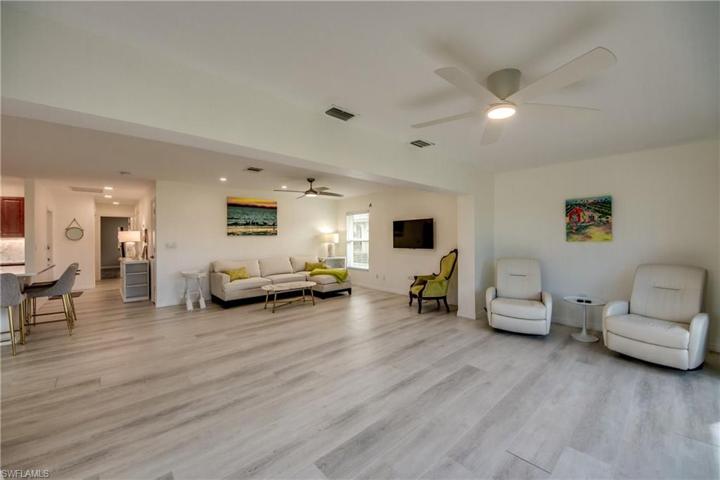 5585  Buring  CT, Fort Myers, FL 33919