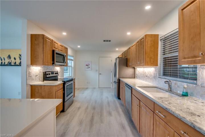 5585  Buring  CT, Fort Myers, FL 33919