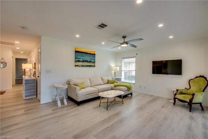 5585  Buring  CT, Fort Myers, FL 33919