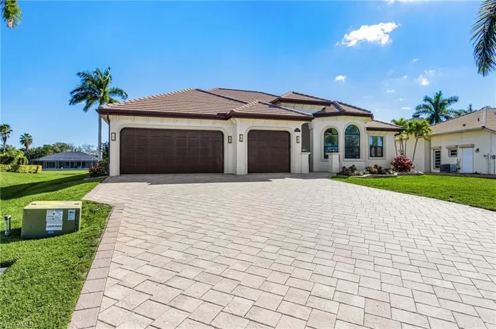 11781 Lady Anne Cir, Cape Coral, Florida 33991