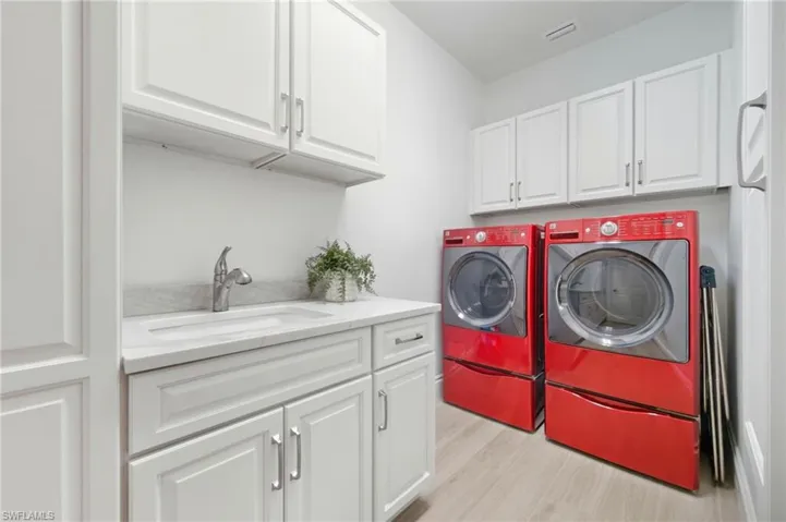 11781 Lady Anne Cir, Cape Coral, Florida 33991