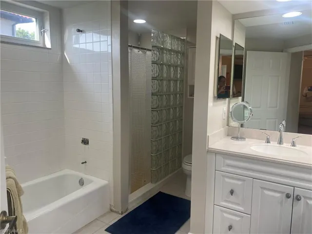 295 Waterside Cir 1-102, Marco Island, Florida 34145