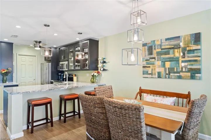Breakfast Bar and spacious dining area