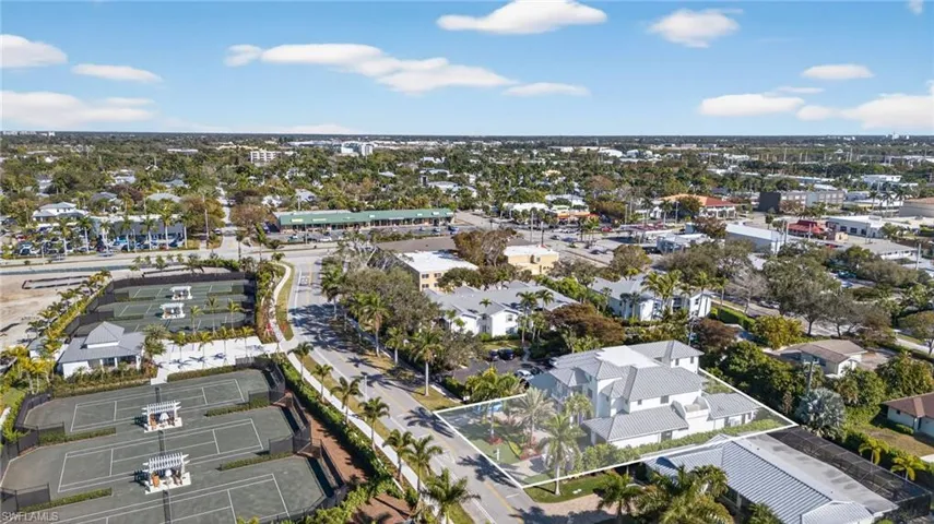 774 Golf Dr, Naples, Florida 34102