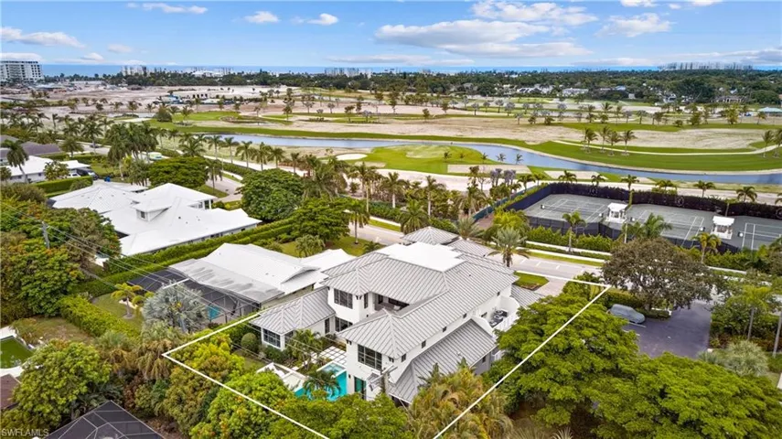774 Golf Dr, Naples, Florida 34102