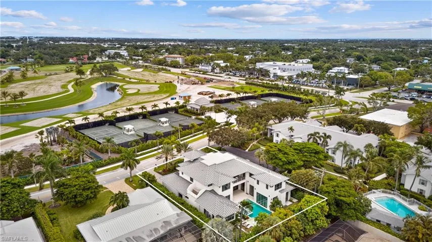 774 Golf Dr, Naples, Florida 34102