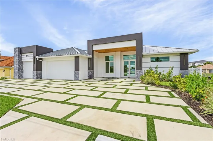 Contemporary house featuring a garage