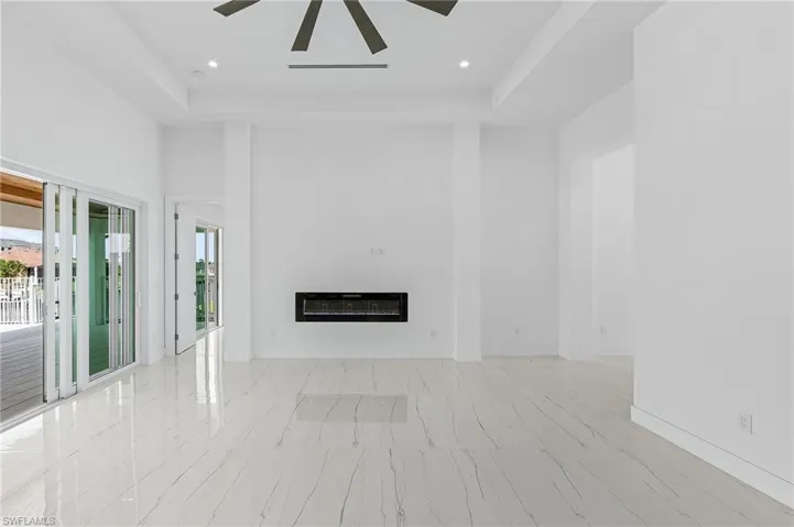 Unfurnished living room