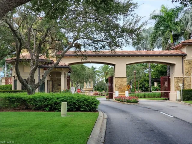 9521 Avellino Way 2415, Naples, Florida 34113