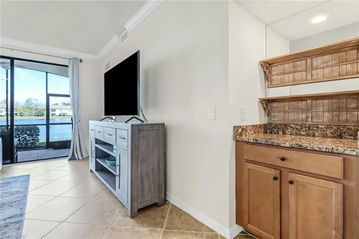 9521 Avellino Way 2415, Naples, Florida 34113