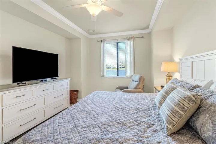 9521 Avellino Way 2415, Naples, Florida 34113