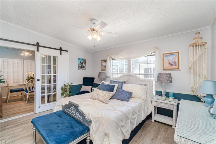 Large, beautifully decorated 2nd guest bedroom