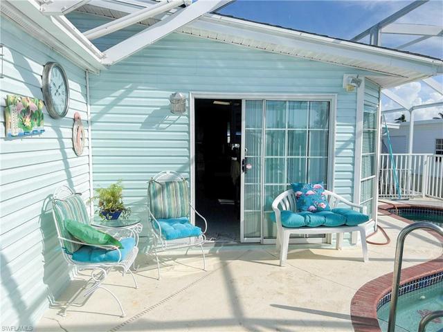 Enter the pool area from the dining or Florida lanai