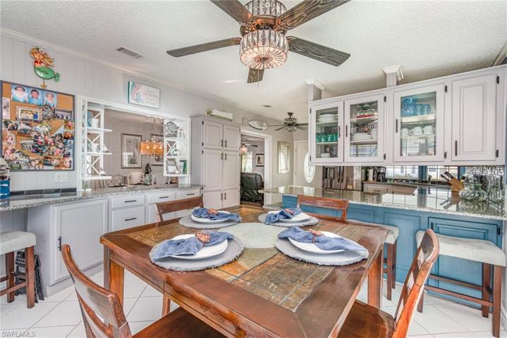Eat-in Kitchen