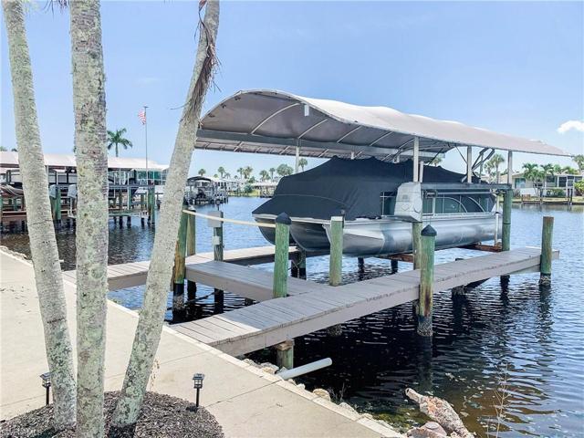 Captains walk deck with lift and canopy