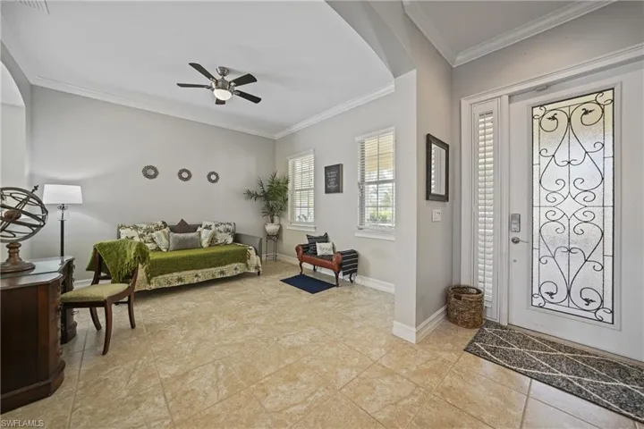 Entry/Foyer/FLEX SPACE