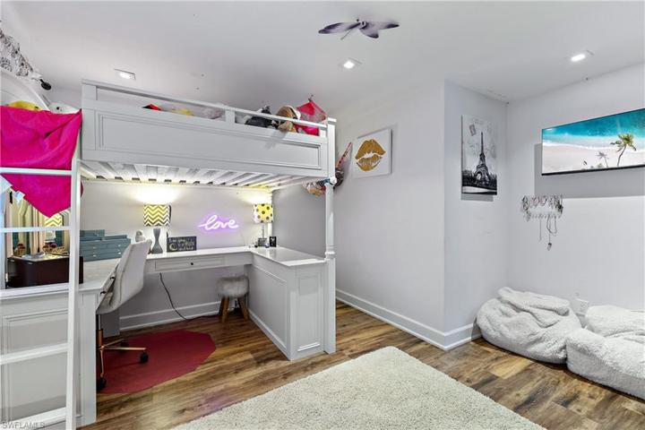 Guest bedroom  pic3