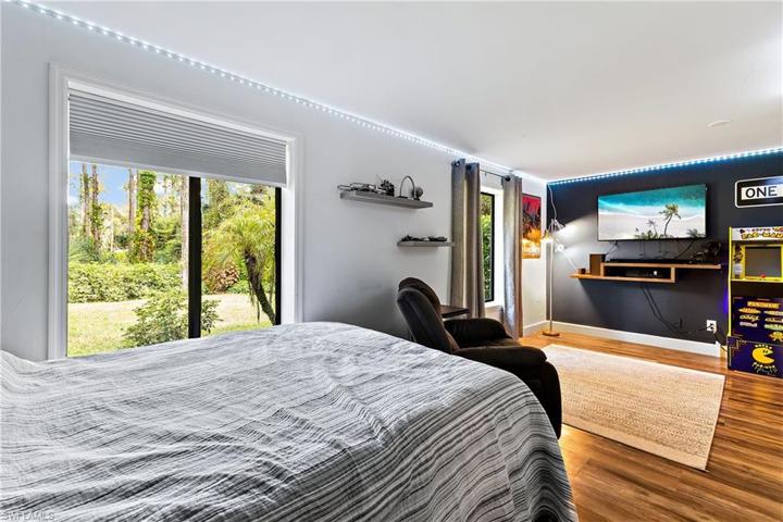 large Guest bedroom 1