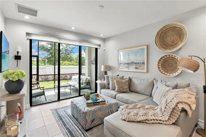 7490 Rockefeller Dr, Naples, Florida 34119