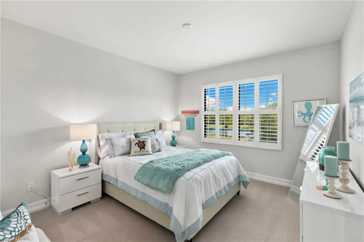 7490 Rockefeller Dr, Naples, Florida 34119
