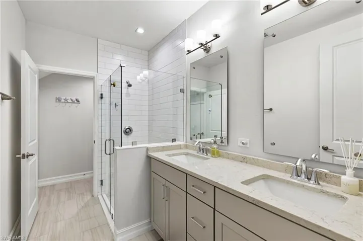 7490 Rockefeller Dr, Naples, Florida 34119