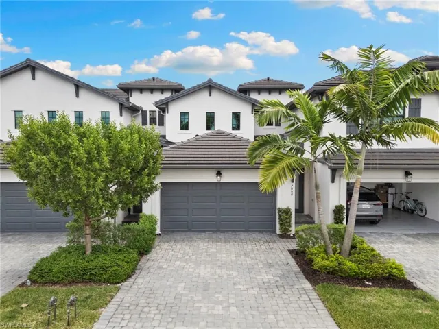 7490 Rockefeller Dr, Naples, Florida 34119