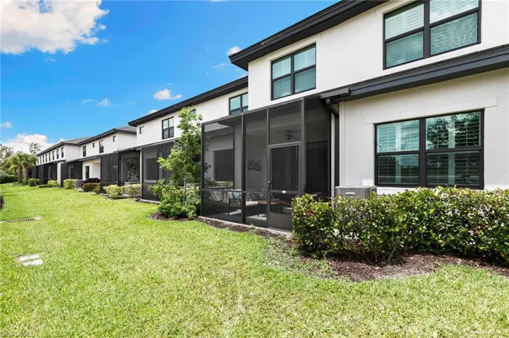 7490 Rockefeller Dr, Naples, Florida 34119
