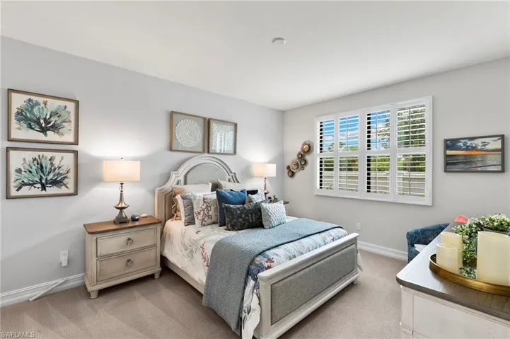 7490 Rockefeller Dr, Naples, Florida 34119