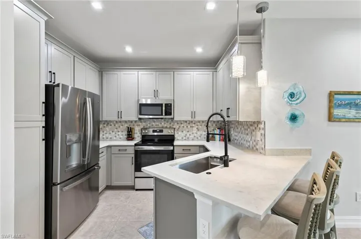 7490 Rockefeller Dr, Naples, Florida 34119