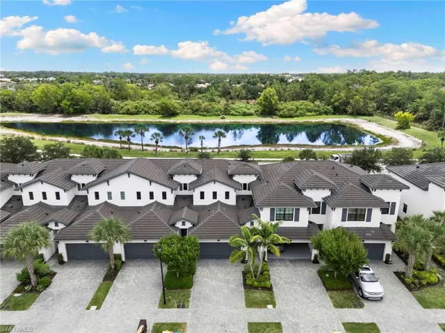 7490 Rockefeller Dr, Naples, Florida 34119