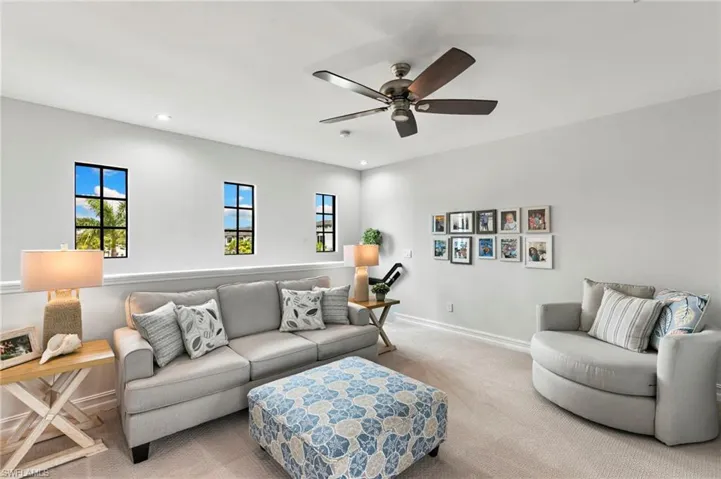 7490 Rockefeller Dr, Naples, Florida 34119