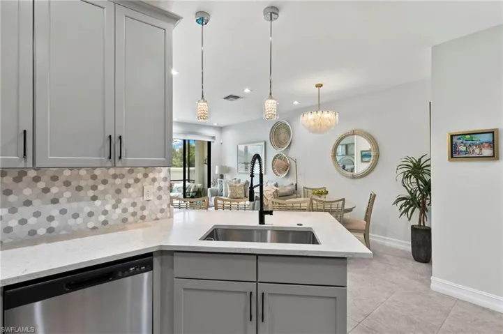 7490 Rockefeller Dr, Naples, Florida 34119