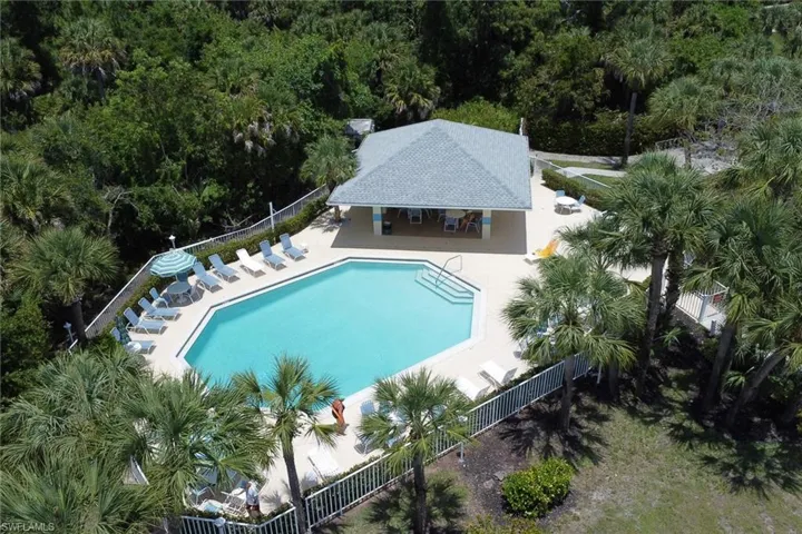 121 Gabriel Cir 1, Naples, Florida 34104