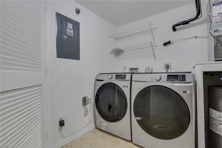 121 Gabriel Cir 1, Naples, Florida 34104
