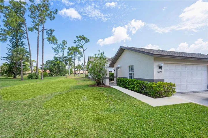 249  Deerwood  CIR, Naples, FL 34113