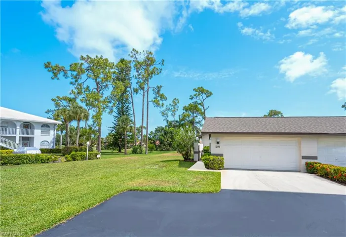 249  Deerwood  CIR, Naples, FL 34113