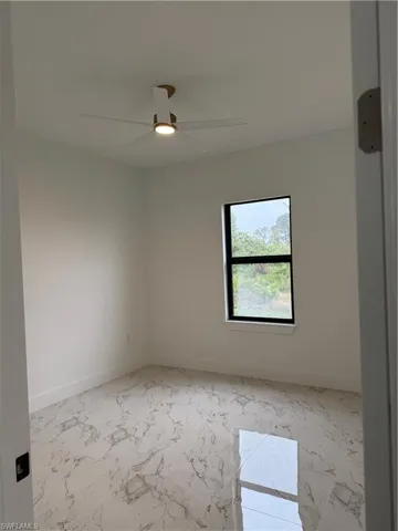 Empty room with ceiling fan