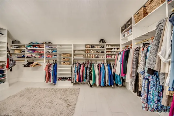 His-Her Walk-In Closets